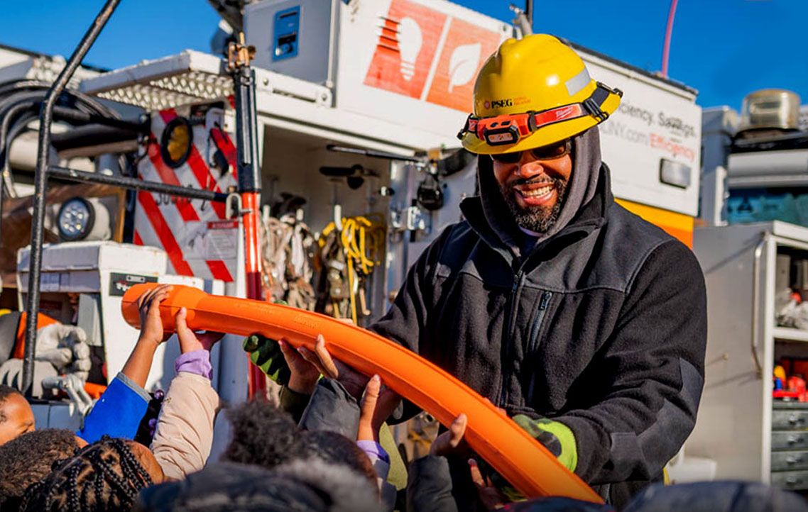PSEG Long Island lineworker
